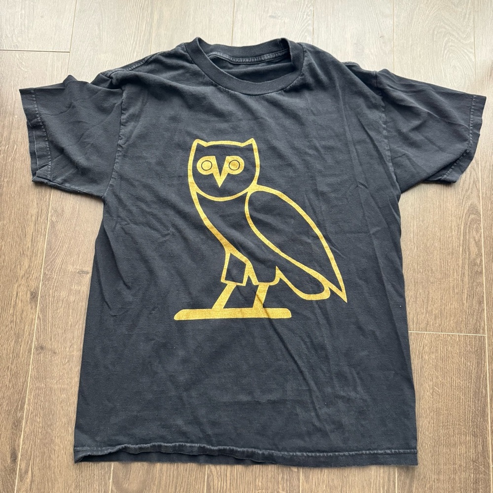 Black T-Shirt with Gold Owl Graphic